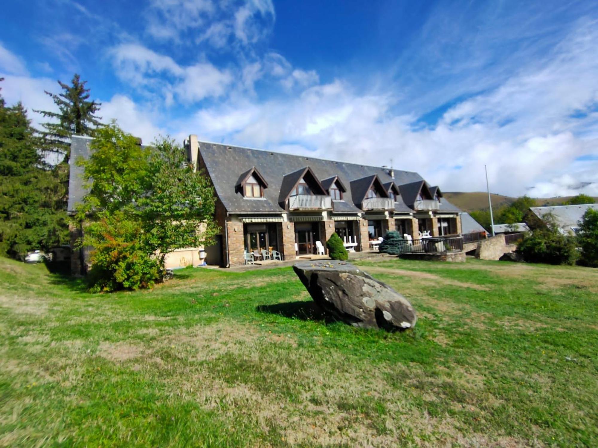 La Moraine Hotell Garin Exteriör bild